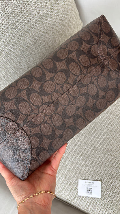 Tote Coach
